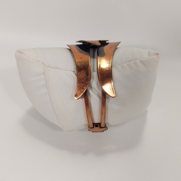 Copper Clam Shell Hinged Chunky Bangle Bracelet - Picture 3 of 7